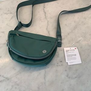 lululemon Festival Bag Micro 2L Forest Green